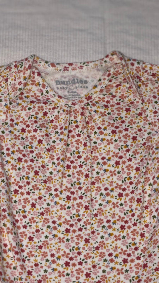 Body blanco de flores 3-6 meses